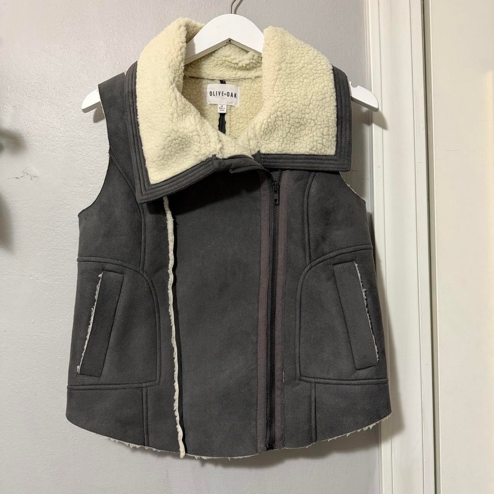 Olive & Oak Gray Faux Suede Shearling Moto Vest